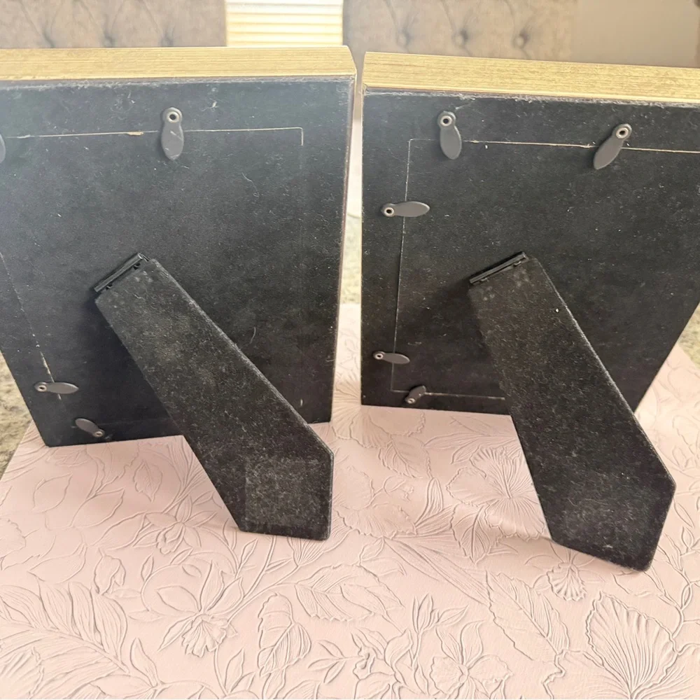 Studio Decor Expressions Set of Two Gold Detailed 5x7 Photo Frames